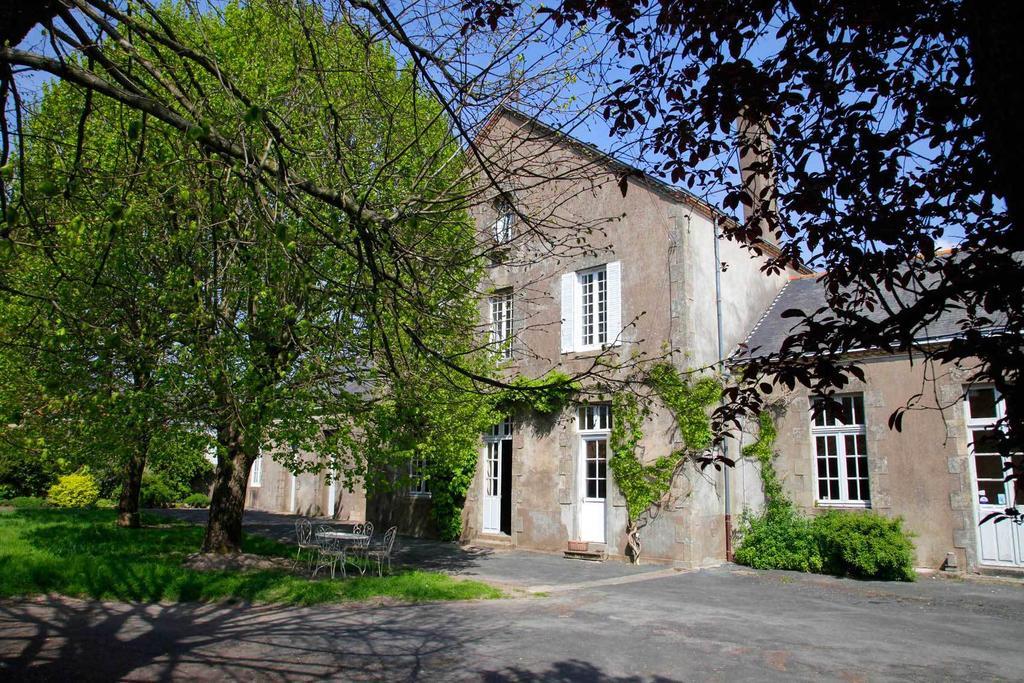 Bed and Breakfast La Bonne Ecole Les Landes-Genusson Exterior foto