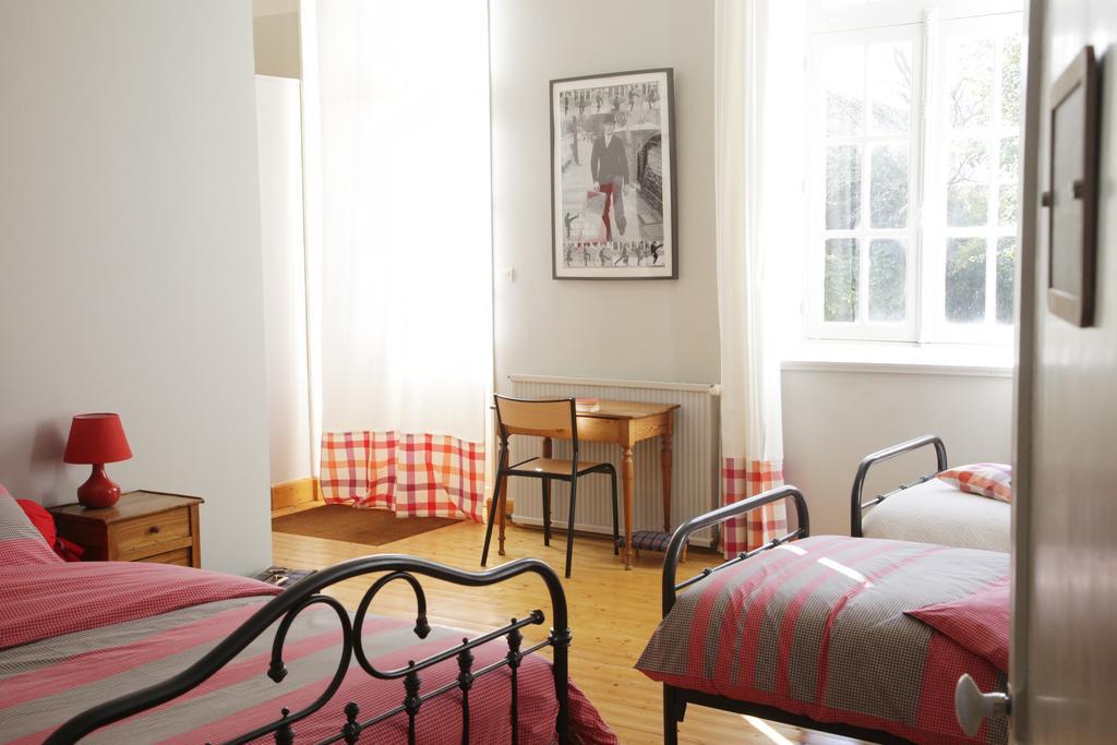 Bed and Breakfast La Bonne Ecole Les Landes-Genusson Zimmer foto