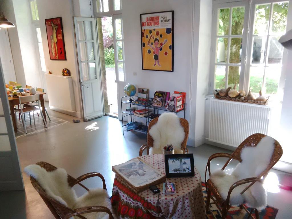 Bed and Breakfast La Bonne Ecole Les Landes-Genusson Exterior foto