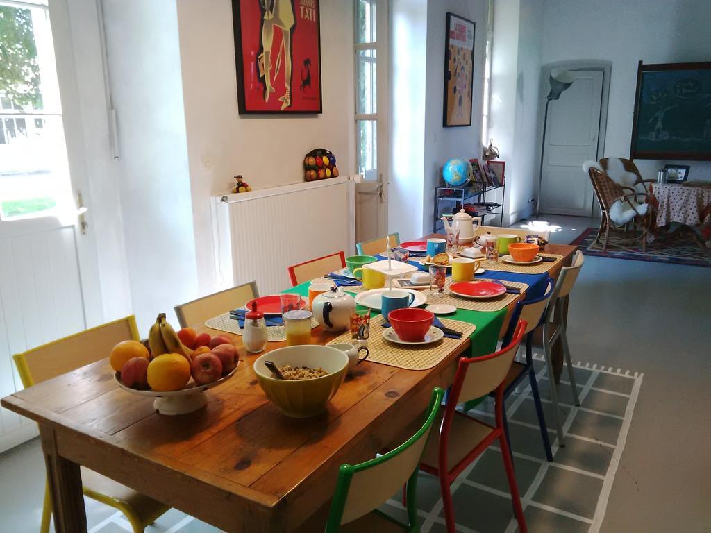 Bed and Breakfast La Bonne Ecole Les Landes-Genusson Exterior foto