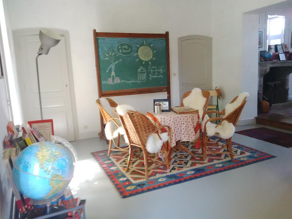 Bed and Breakfast La Bonne Ecole Les Landes-Genusson Exterior foto